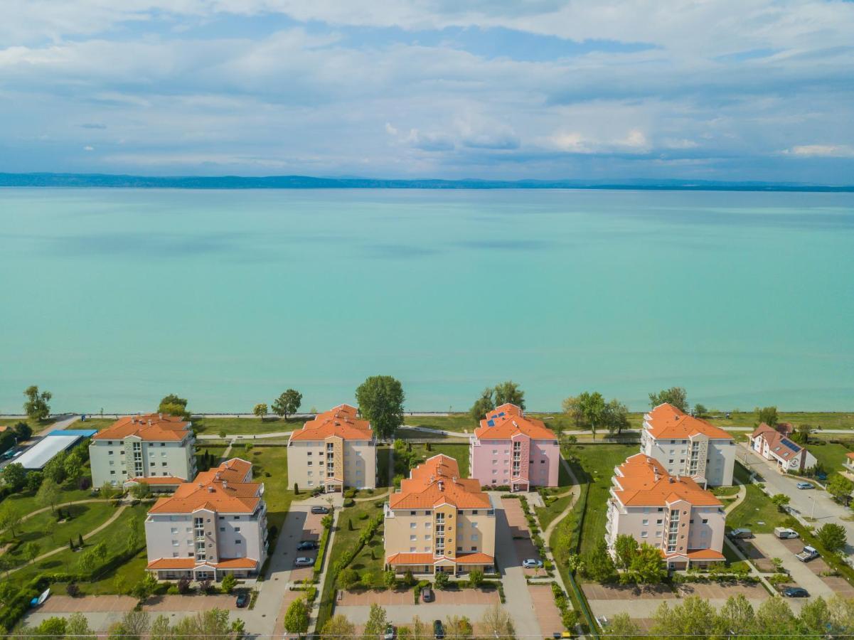 Myflat Golden Coast Panorama Apartment Шиофок Экстерьер фото
