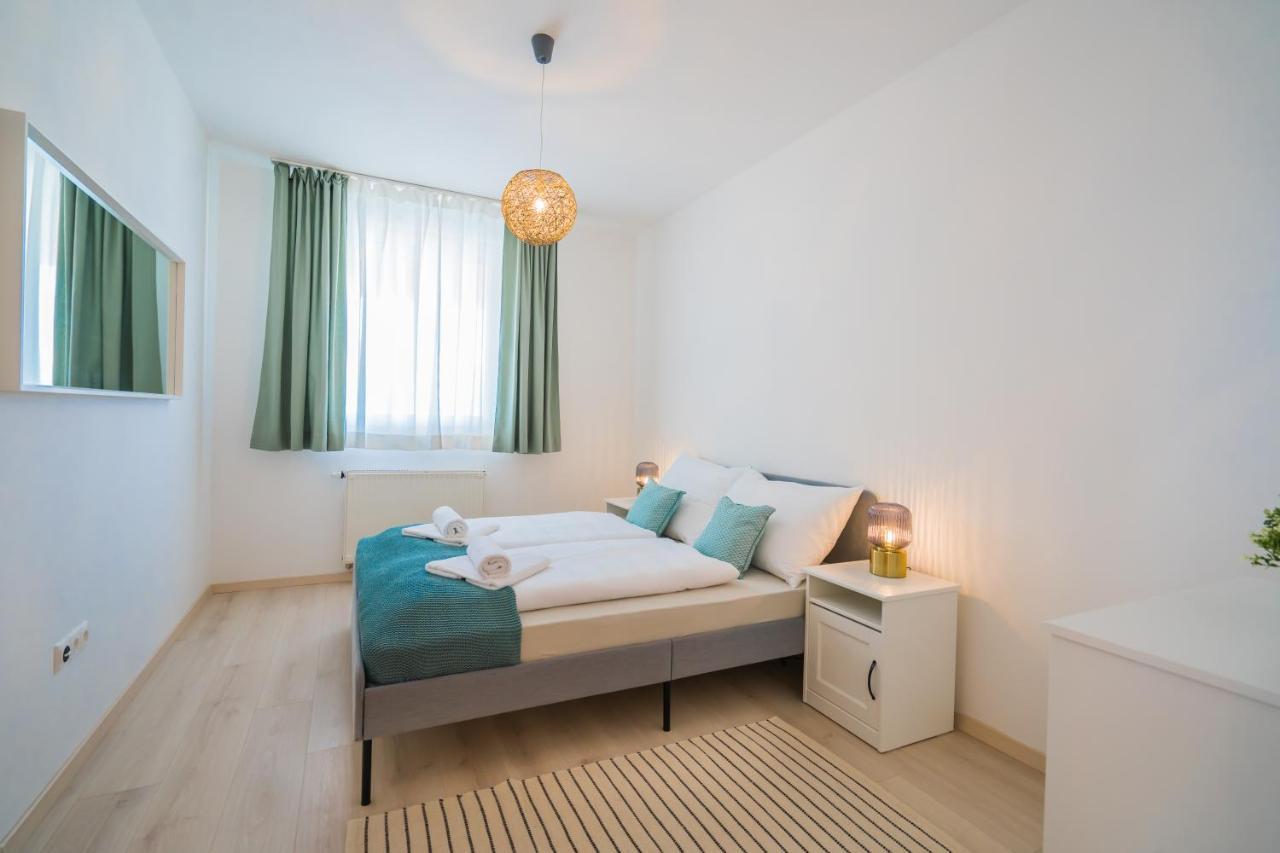 Myflat Golden Coast Panorama Apartment Шиофок Экстерьер фото