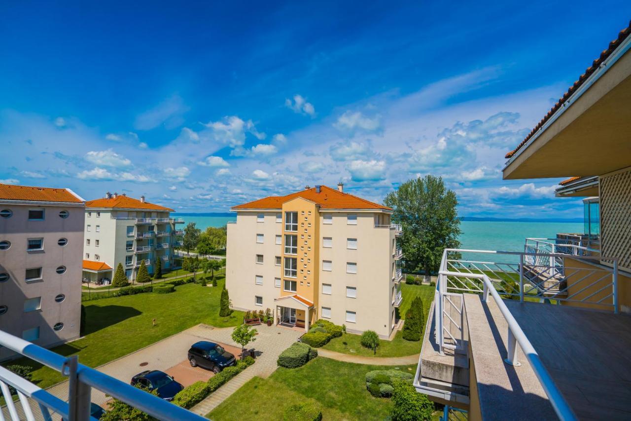 Myflat Golden Coast Panorama Apartment Шиофок Экстерьер фото